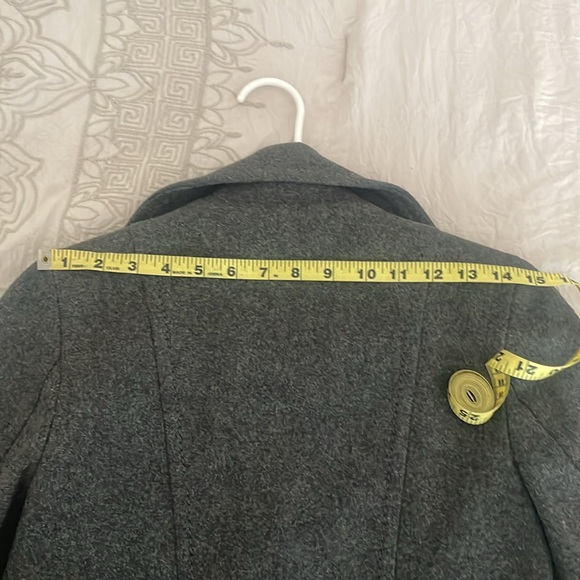 Warm peacoat from H&M, size 4, 60%wool, 40% viscose - Picture 8 of 9